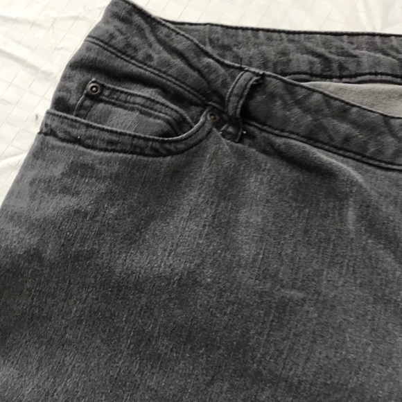 Denim 24/7~Jeans ⚫️ - Picture 4 of 9